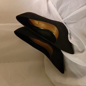 Zara Black Faux Suede Pointy Toe Stilettos Tortoiseshell Heel Size 38 7.5 Shoes
